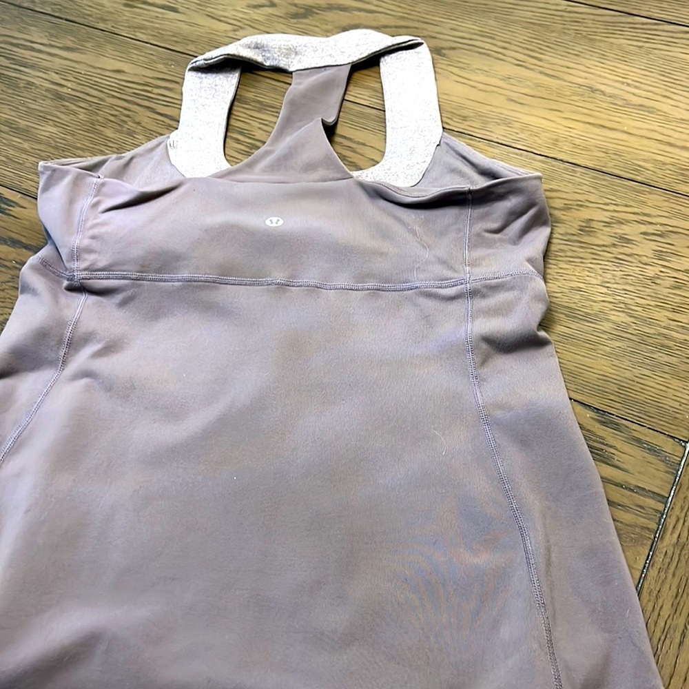 Lululemon Scoop neck Tank with built in bra
